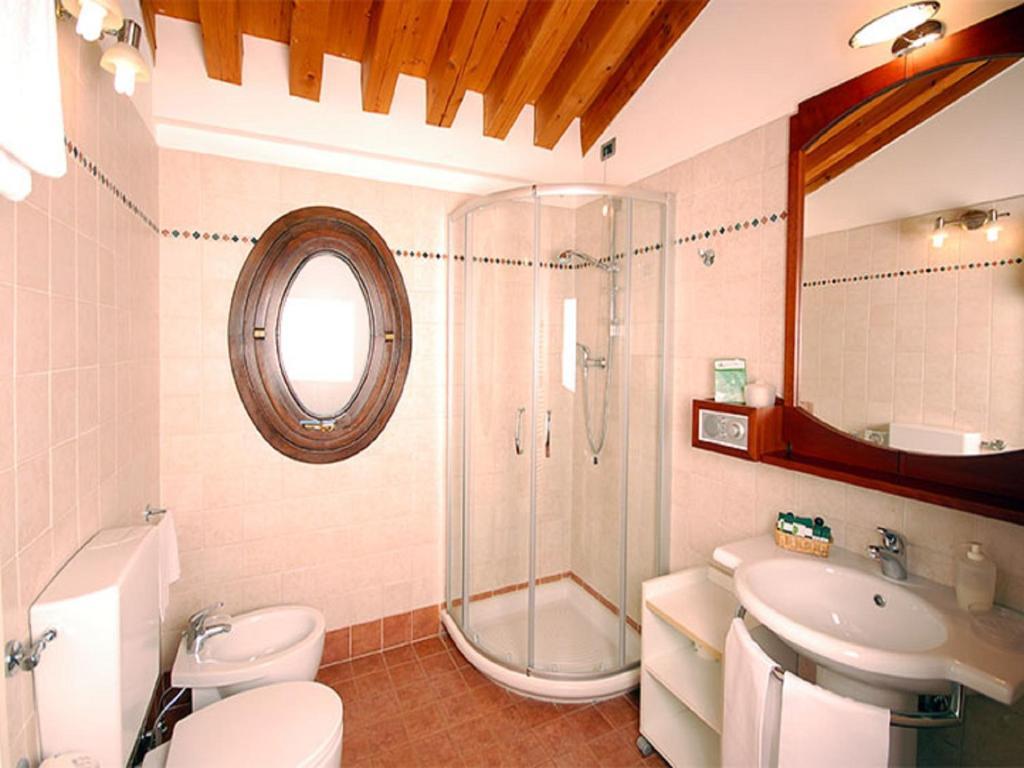 Dolcemela Hotell Ferrara Rum bild