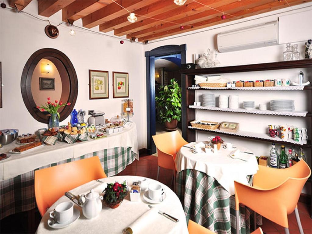 Dolcemela Hotell Ferrara Exteriör bild